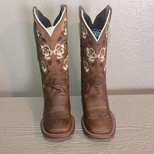 NEW Leather boots for girls with brown and tan flower stitching